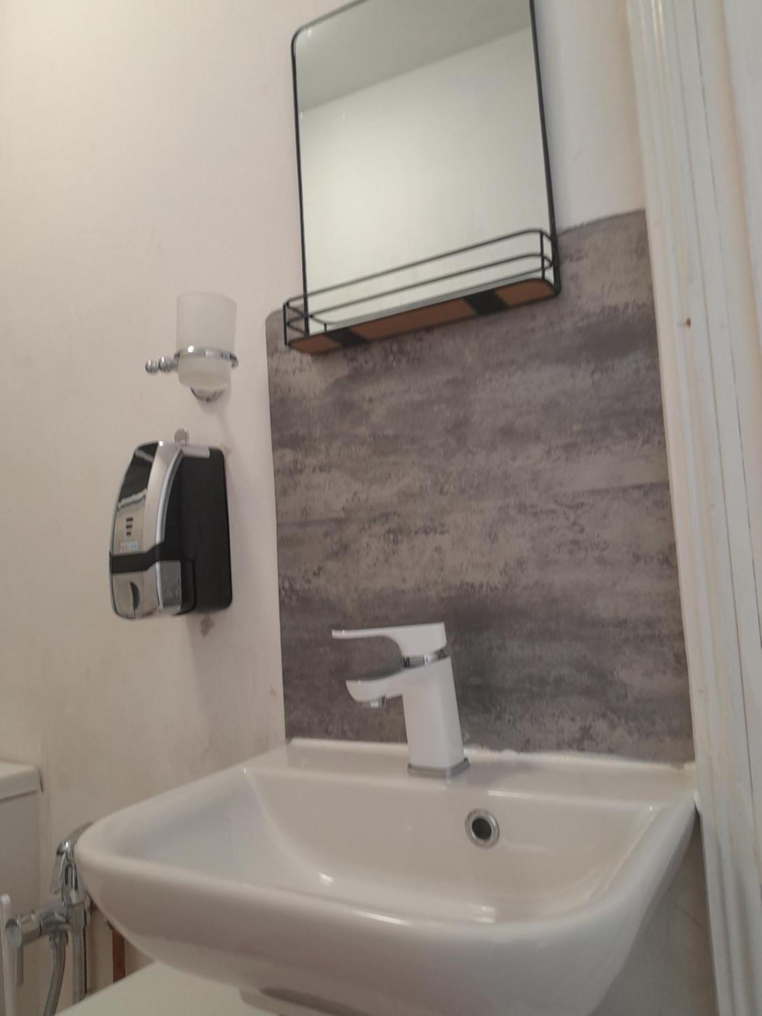 Ensuite Basic Room Budget Sketty 5 Swansea Exterior foto